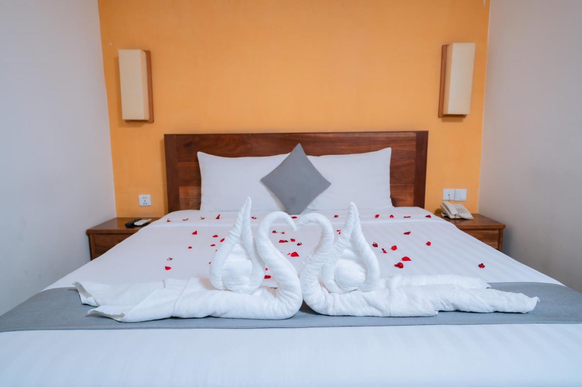 Home Chic Hotel Phnom Penh Exterior foto