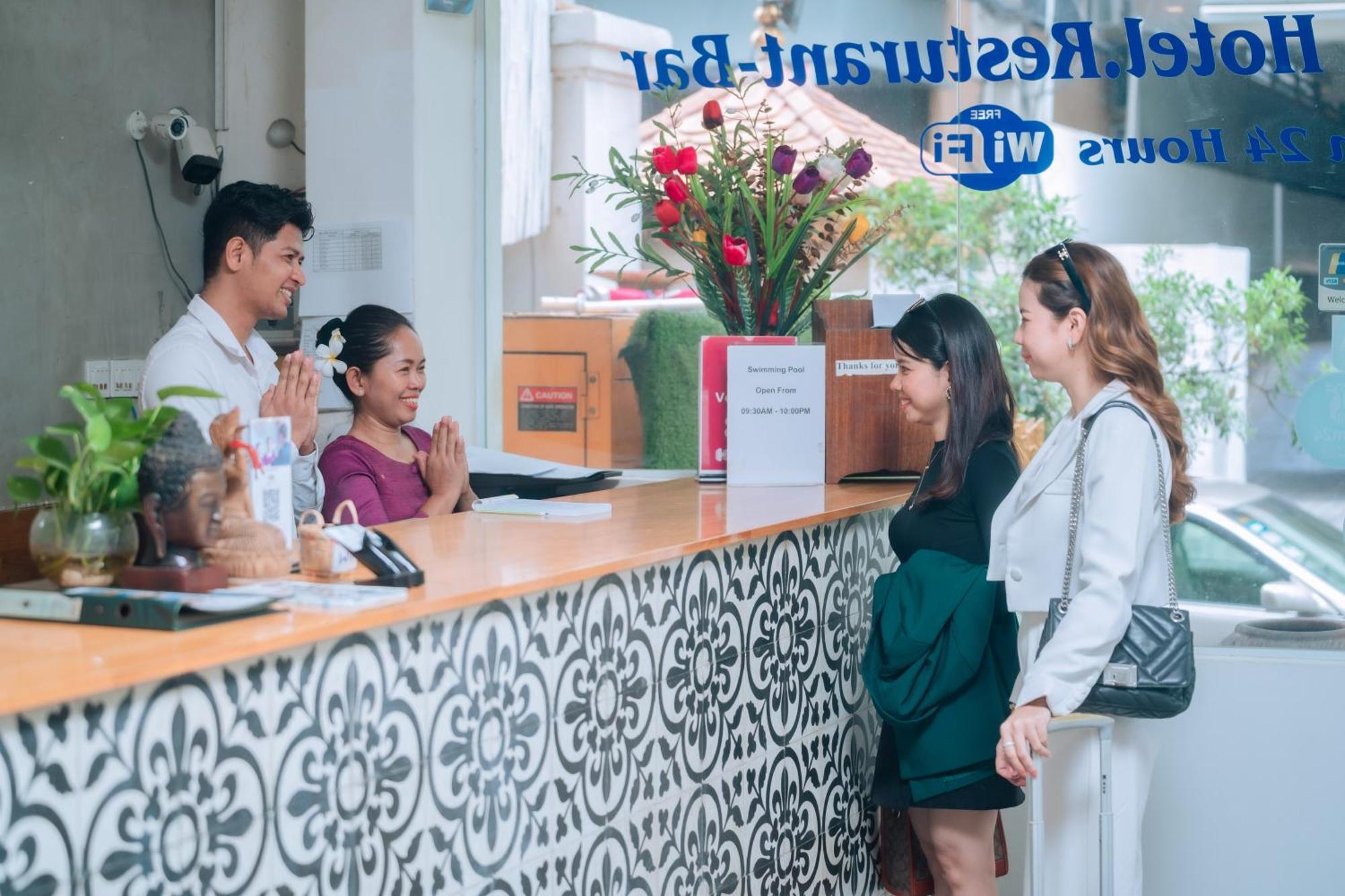 Home Chic Hotel Phnom Penh Exterior foto