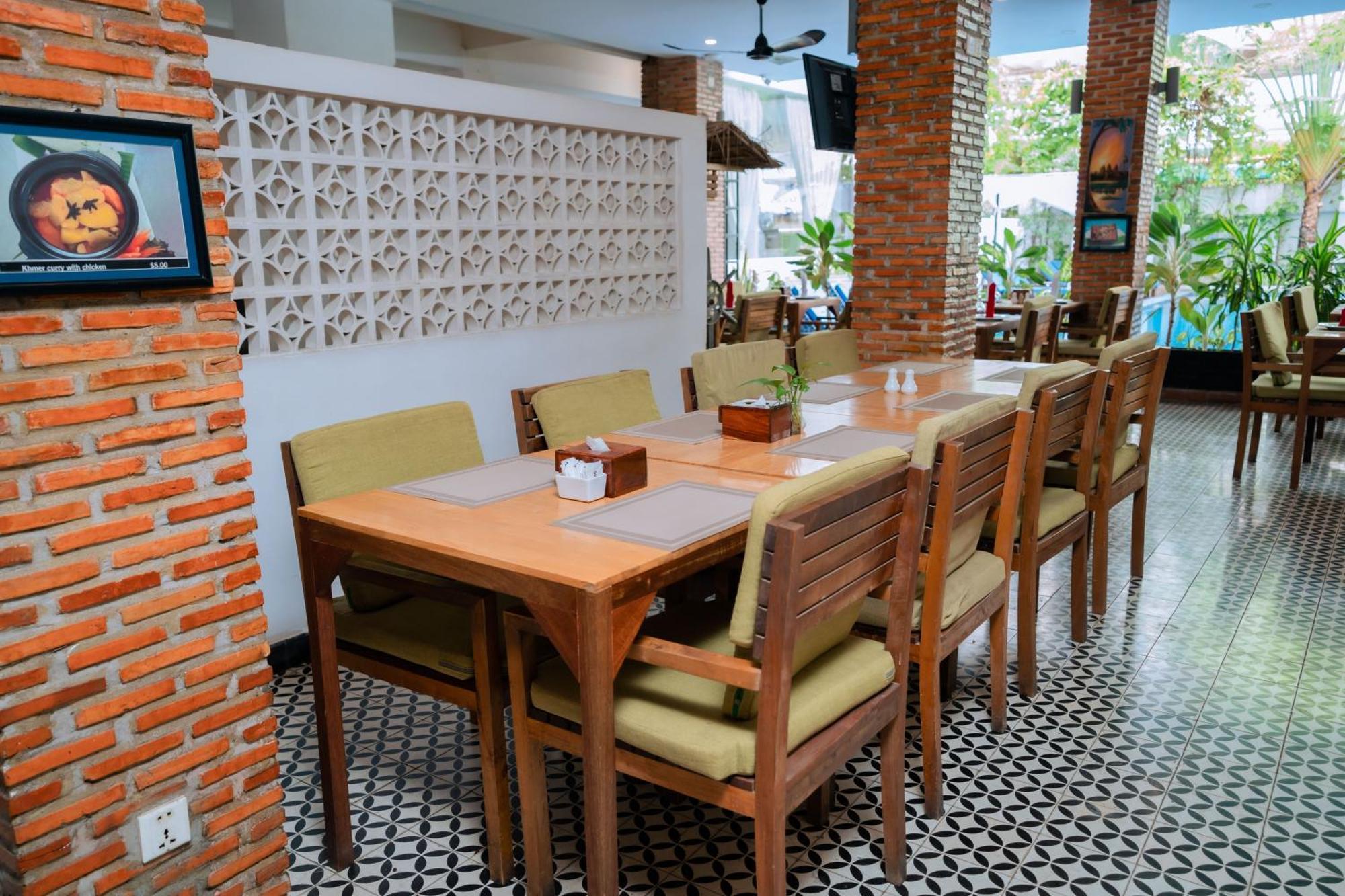Home Chic Hotel Phnom Penh Exterior foto