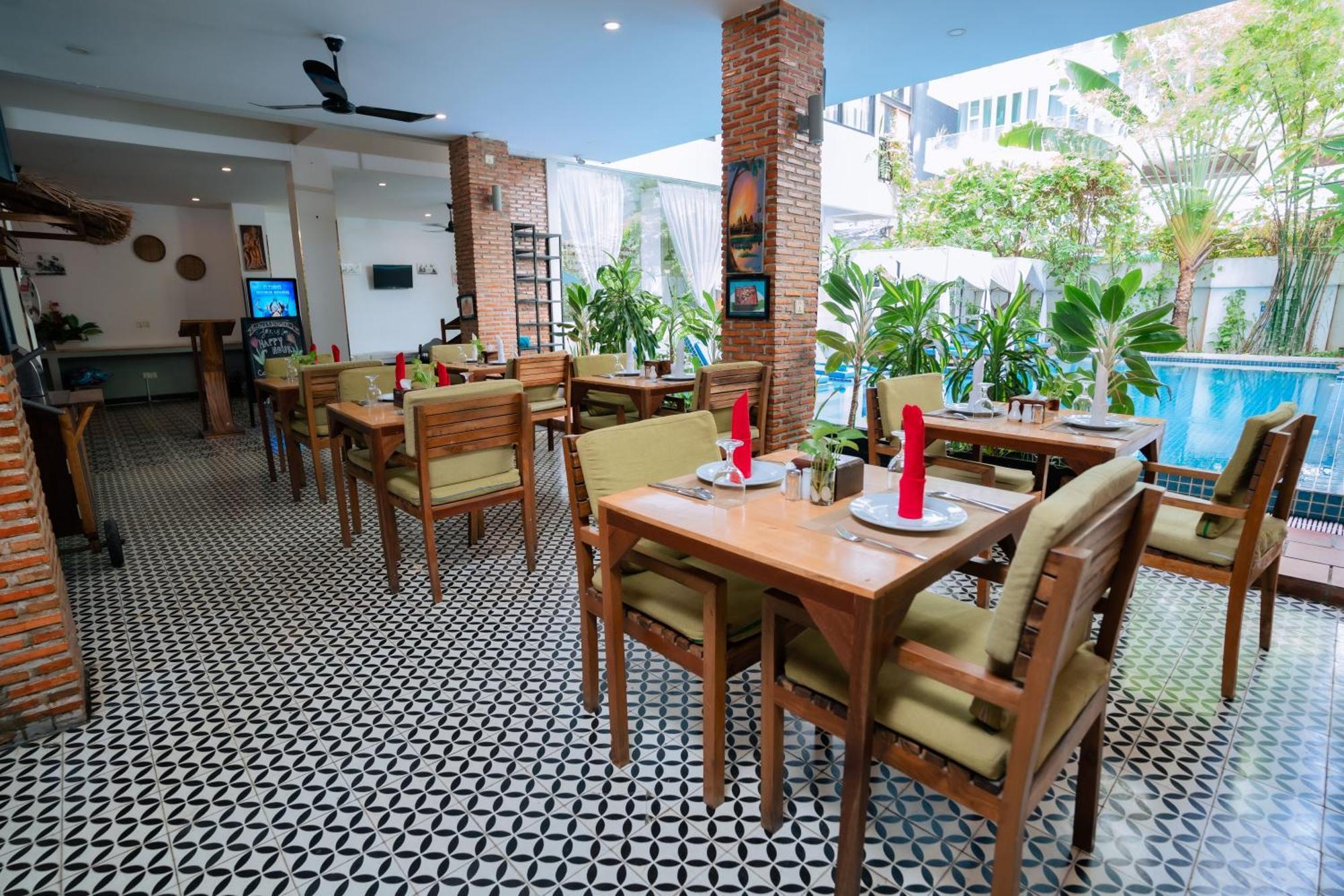Home Chic Hotel Phnom Penh Exterior foto
