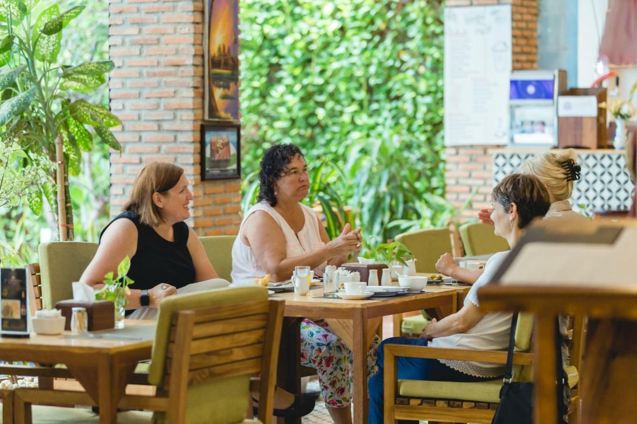 Home Chic Hotel Phnom Penh Exterior foto